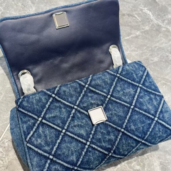 Tory Burch Light Blue Quilted Shoulder Bag - Picture 6 of 9